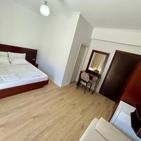 Sunny Side Hotel Sarande