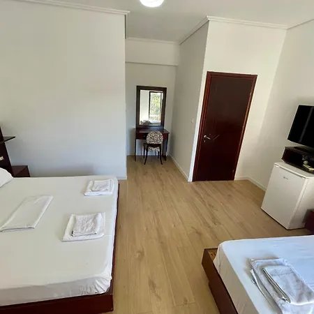 Sunny Side Hotel 3*