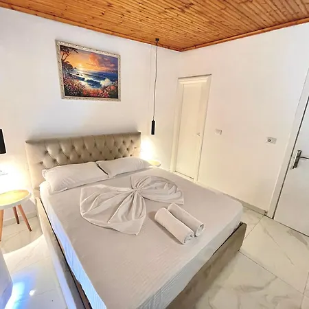 Sunny Side Hotel 3*